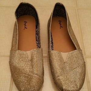 Women's "Qupid" gold shimmer flats--size 10
